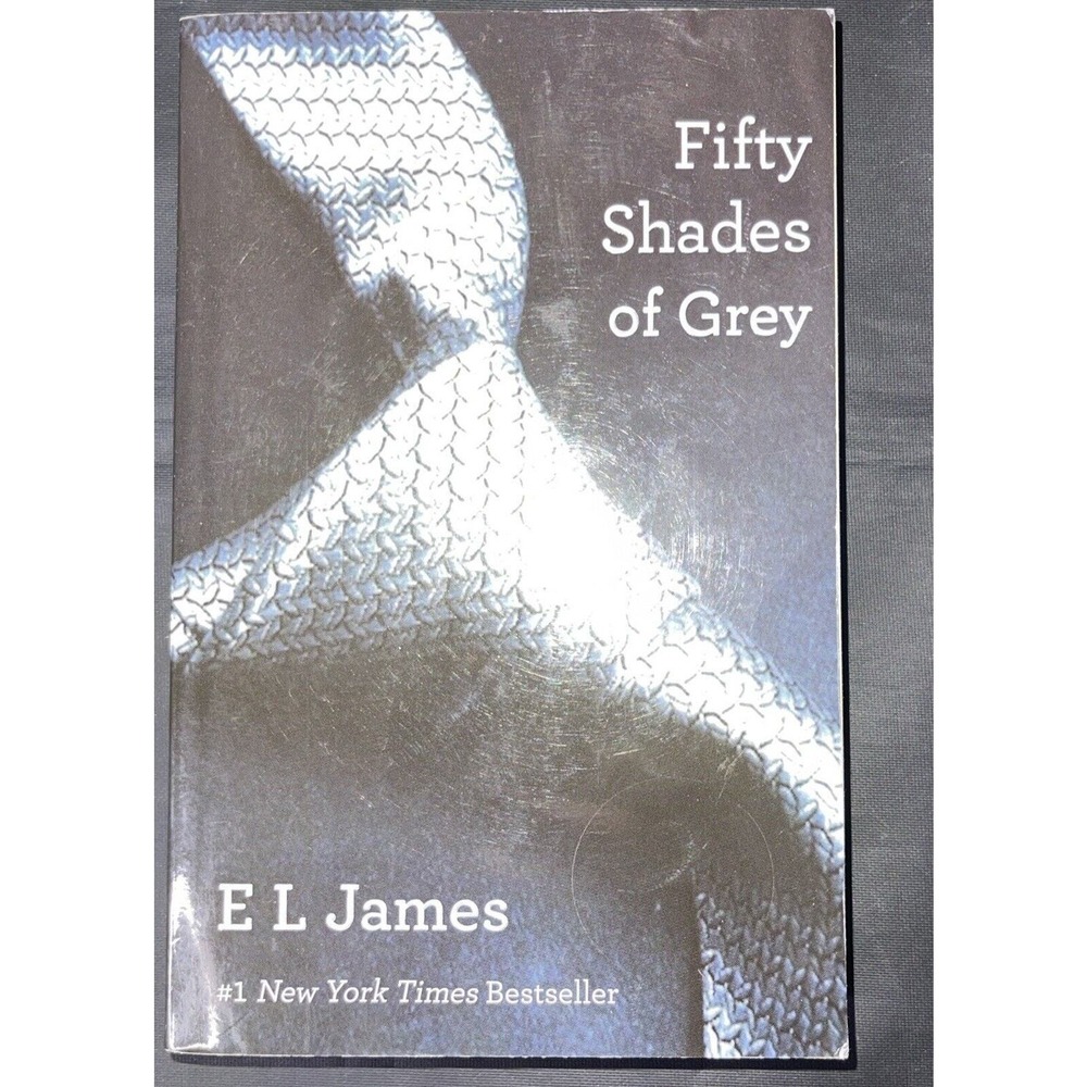 Fifty Shades Of Grey: Book One of the Fifty Sh- paperback, 0345803485, E L James